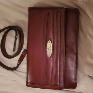 Vintage Etienne Aigner burgundy clutch handbag.